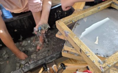 Papierschöpfen in Jahrgang 3